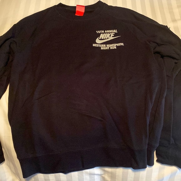 Nike Sweatshirt - Picture 1 of 6